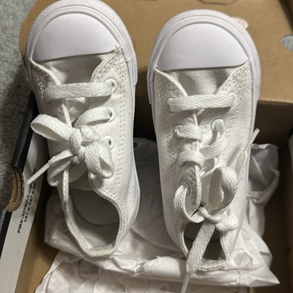 Converse - Picture 3 of 4